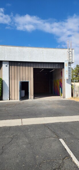 More Photos Of 4440 Grissom St, Bakersfield Industrial For Sale