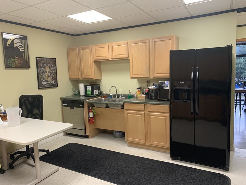 More Photos Of 3200 Steck Ave, Austin Office For Sale