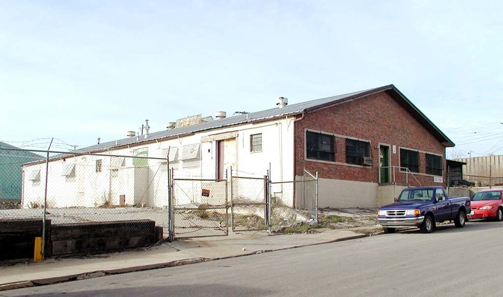 More Photos Of 1212 Tracy Ave, Kansas City Warehouse For Lease
