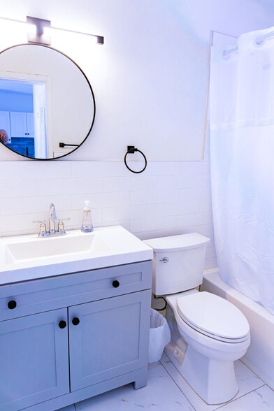 More Photos Of 4553 Bougainvillea Dr, Lauderdale By The Sea Hotel For Sale