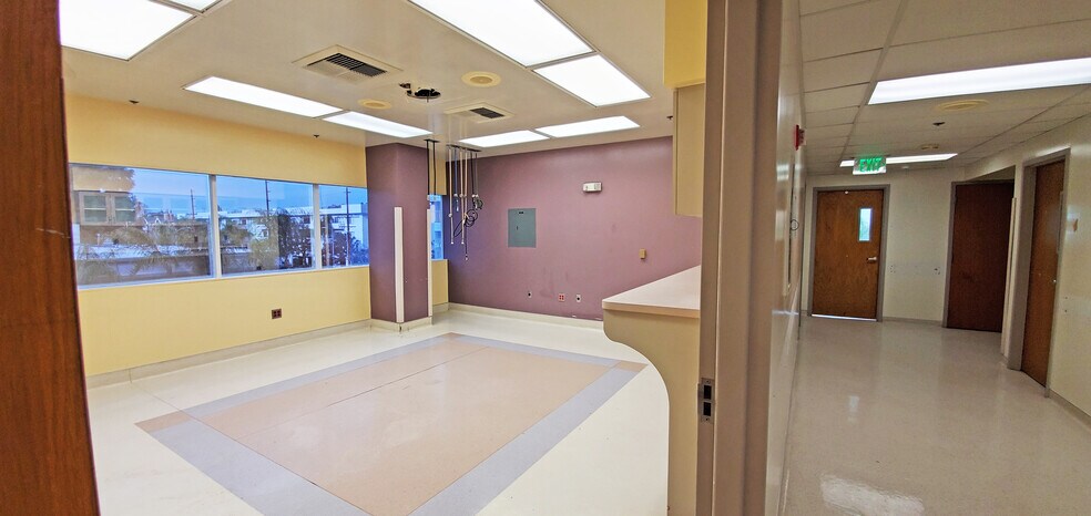 More Photos Of 12660 Riverside Dr, Valley Village Medical For Lease