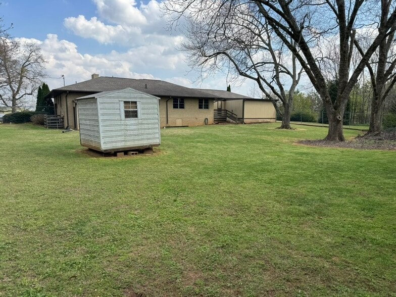 More Photos Of 5190 Piney Grove Rd, Cumming Office Residential For Lease