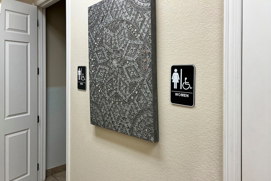 More Photos Of 3918 Telephone Rd, Lake Worth Medical For Lease