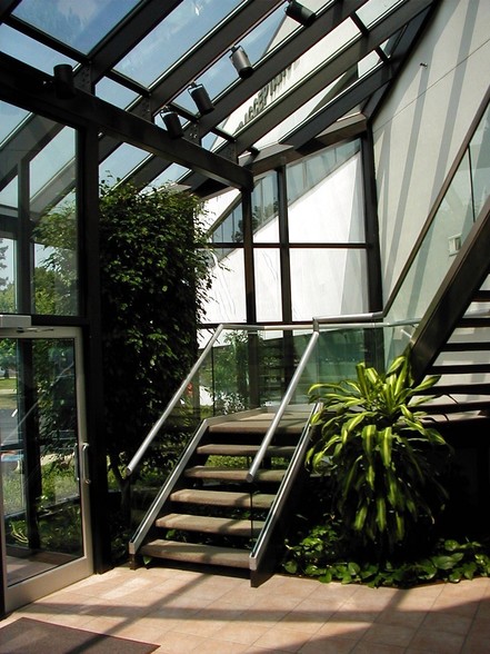 More Photos Of 2345 S Lynhurst Dr, Indianapolis Office For Lease