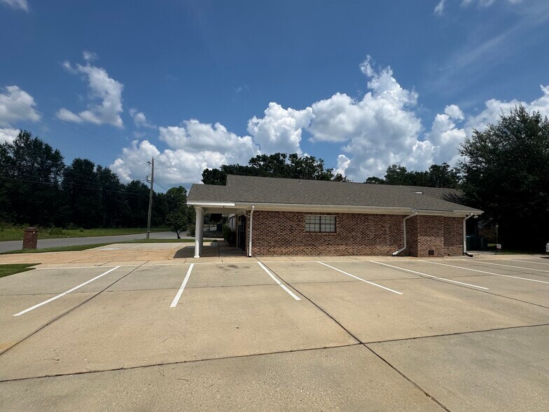 More Photos Of 129 Donna St, Gulfport Office For Sale