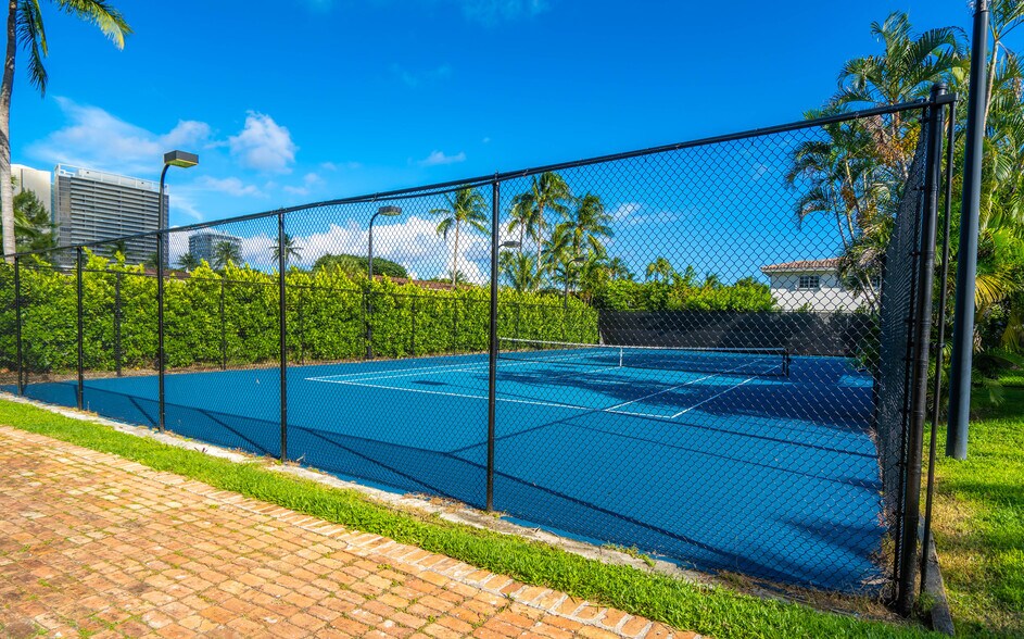 More Photos Of 44 Bal Bay Dr, Bal Harbour Land For Sale
