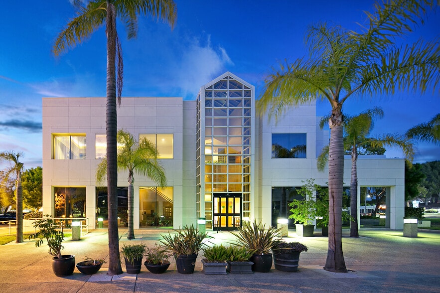 More Photos Of 1605 Avocado Ave, Newport Beach Medical For Sale