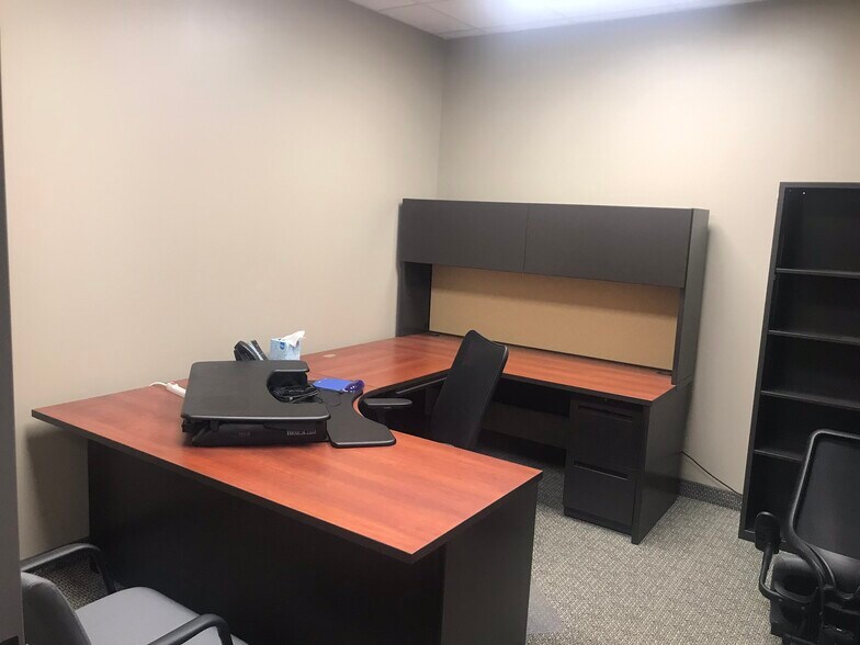 More Photos Of 121 Saint Andrews Ct, Mankato Medical For Lease