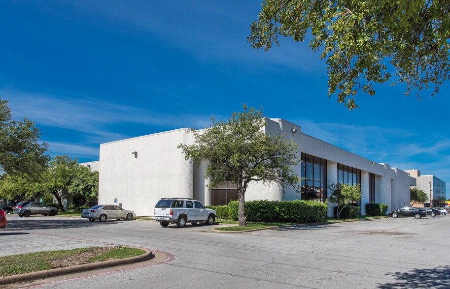 More Photos Of 1425 W Pioneer Dr, Irving Office For Lease