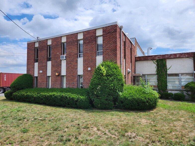 Primary Photo Of 687 Lehigh Ave, Union Township Warehouse For Lease