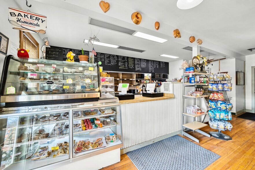 More Photos Of 3630 Main St, Stone Ridge Restaurant For Sale