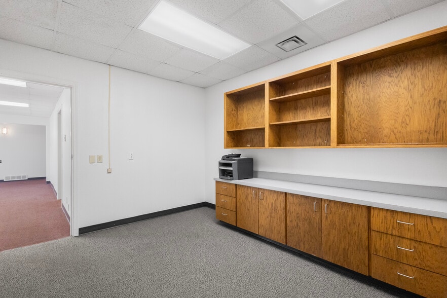 More Photos Of 421 S Beckham Ave, Tyler Medical For Lease