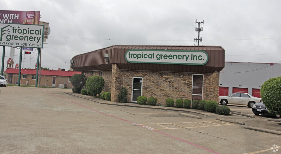 More Photos Of 7904-7908 NE Loop 820, North Richland Hills Unknown For Lease