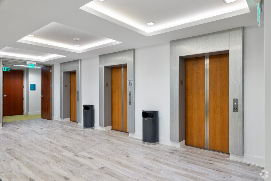 More Photos Of 8700 W Flagler St, Miami Office For Lease