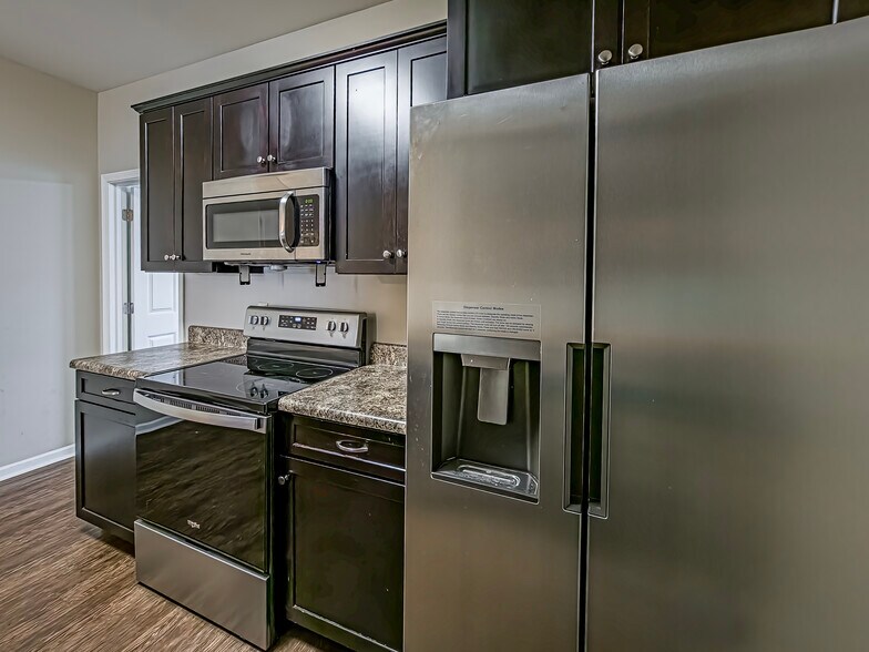 More Photos Of 615 Glade Fern Way, Tifton Apartments For Sale