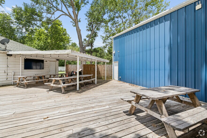 More Photos Of 1450 FM 279, Ben Wheeler Restaurant For Sale