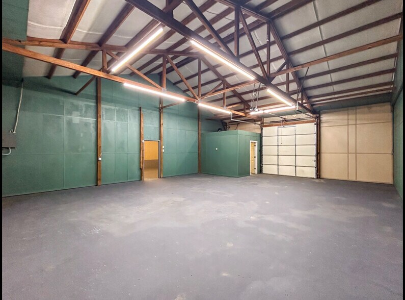 More Photos Of 1901 Hollingshed Rd, Irmo Warehouse For Sale