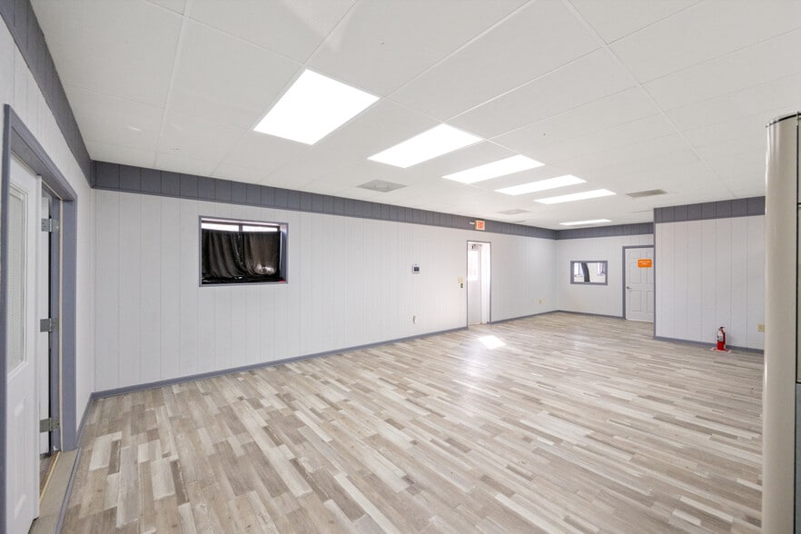 More Photos Of 19225 Main St W, Huntingdon General Retail For Sale