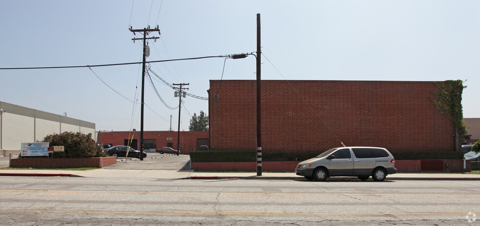 More Photos Of 420 S Date Ave, Alhambra Warehouse For Lease