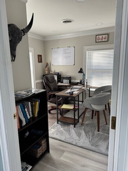 More Photos Of 1100 Eaglewood Dr, Virginia Beach Office For Lease