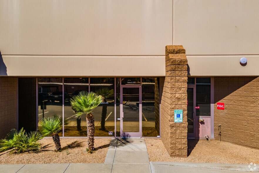 More Photos Of 17235 N 75th Ave, Glendale Unknown For Lease