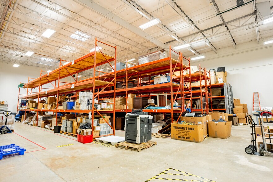 More Photos Of 6221 Riverside Dr, Irving Light Distribution For Lease