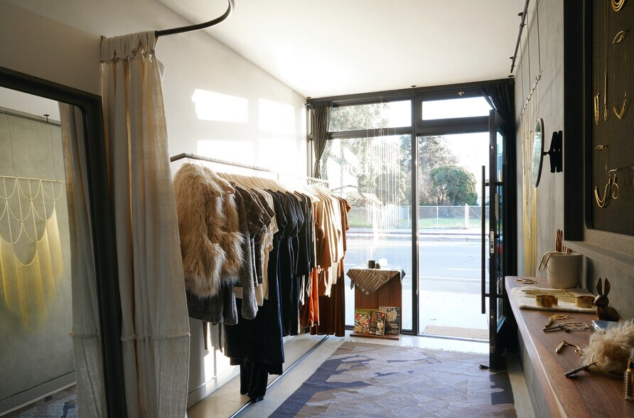 More Photos Of 644 40th St, Oakland Office For Lease