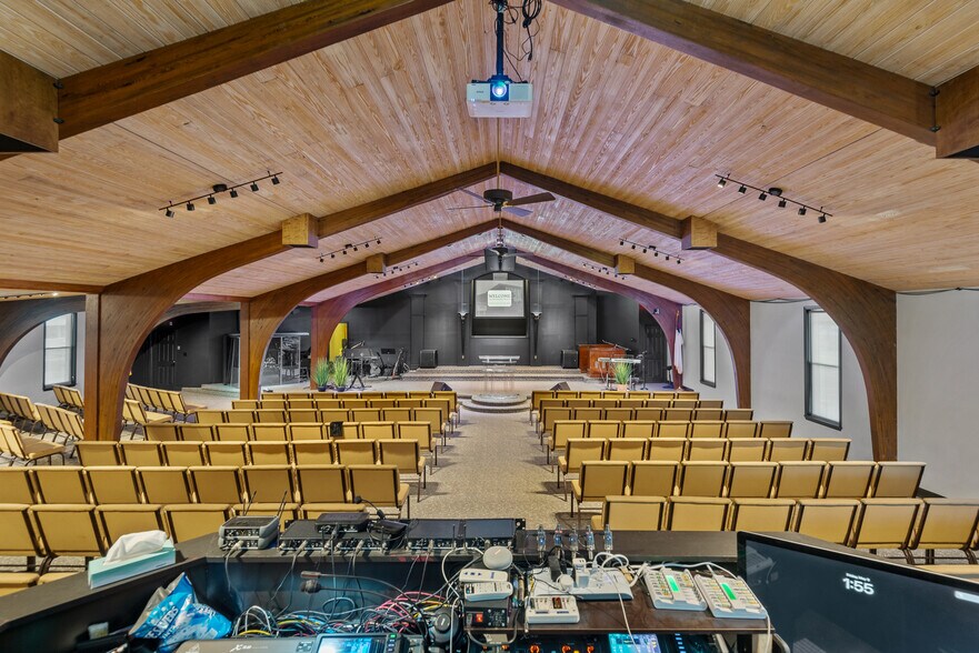 More Photos Of 2450 Pontoon Rd, Granite City Religious Facility For Sale