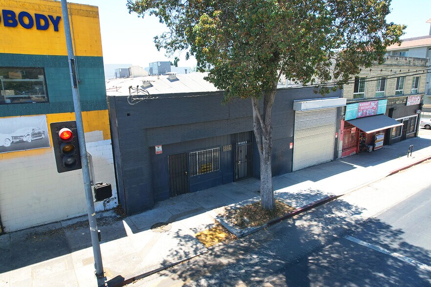 More Photos Of 2234 W Temple St, Los Angeles Manufacturing For Lease