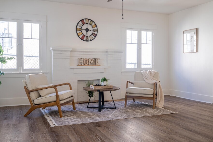 More Photos Of 4832 York Blvd, Los Angeles Office For Sale