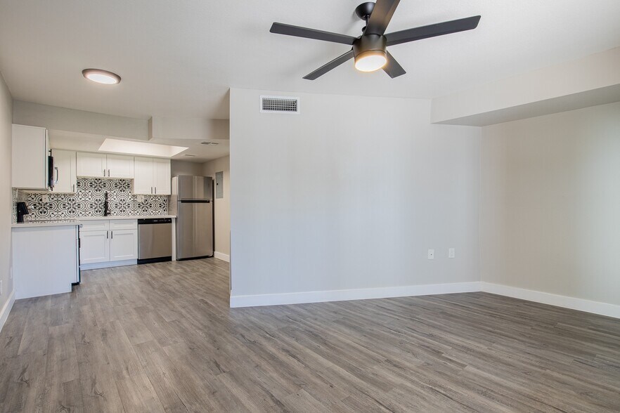 More Photos Of 2930 N 52nd St, Phoenix Apartments For Sale