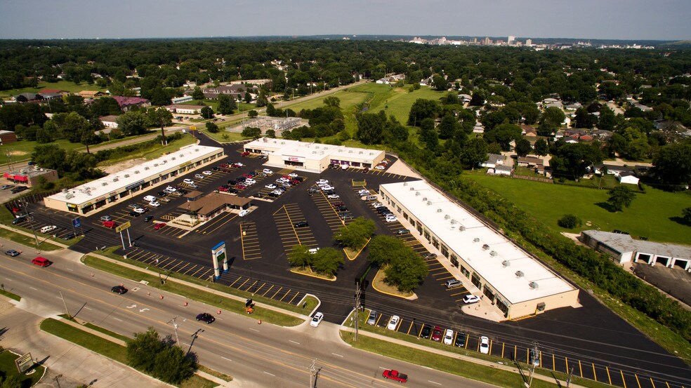 Primary Photo Of 341-425 Edgewood Rd NW, Cedar Rapids Unknown For Lease