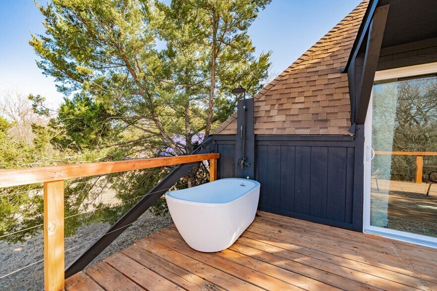 More Photos Of 691 Bear Rd, Van Alstyne Specialty For Sale