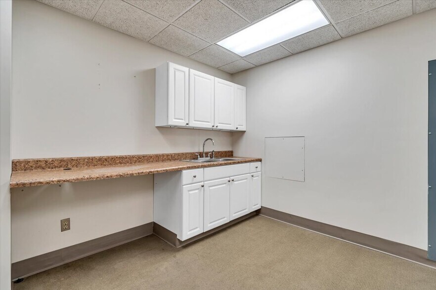 More Photos Of 202-204 S Jefferson St SE, Roanoke Office For Sale