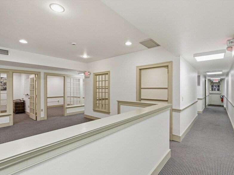 More Photos Of 121-123 E King St, Lancaster Office Residential For Sale