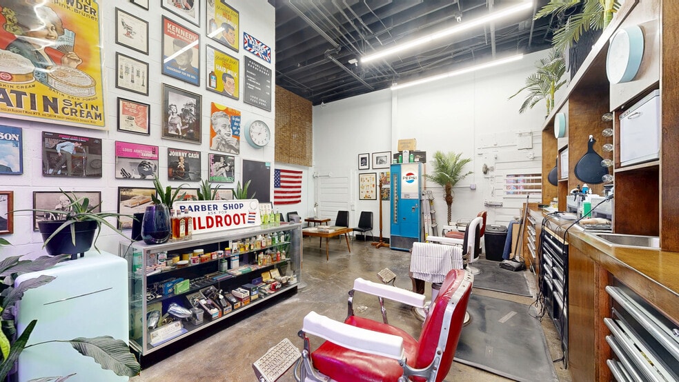 More Photos Of 2462-2472 Riopelle St, Detroit Storefront Retail Office For Sale