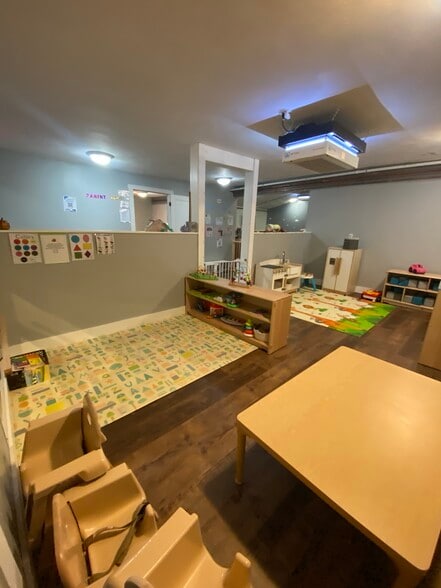 More Photos Of 40 Mammoth Rd, Londonderry Daycare Center For Sale