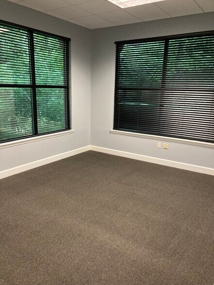More Photos Of 1500 Mahan Dr, Tallahassee Office For Lease
