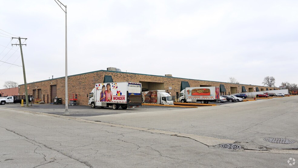 More Photos Of 12330-12358 S Latrobe Ave, Alsip Warehouse For Lease