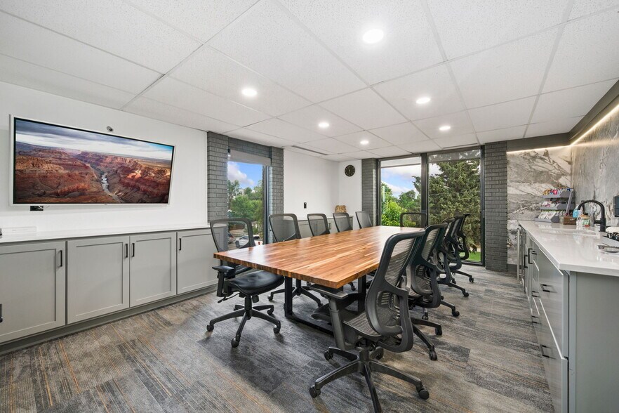 More Photos Of 504 W Eisenhower Blvd, Loveland Office For Sale