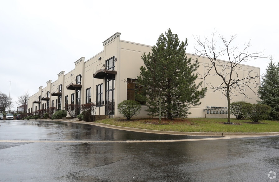 More Photos Of 7320 S Madison St, Willowbrook Flex For Sale