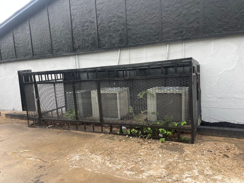 More Photos Of 2219 Evans Ave, Fort Worth Freestanding For Sale