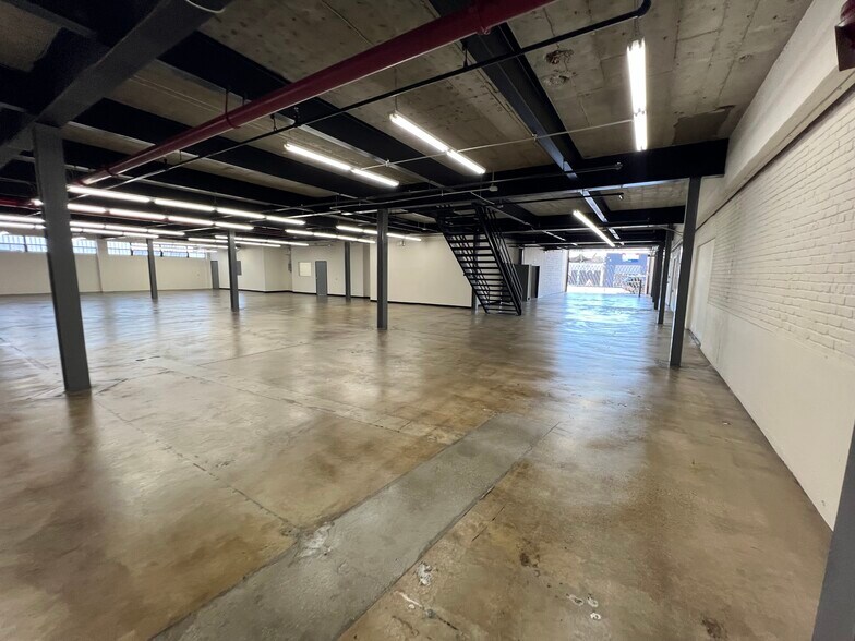 More Photos Of 1926 E 14th St, Los Angeles Warehouse For Lease