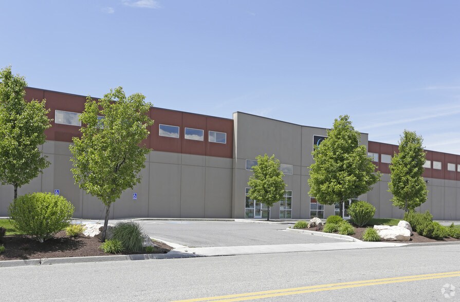 More Photos Of 445 N 700 W, North Salt Lake Warehouse For Lease