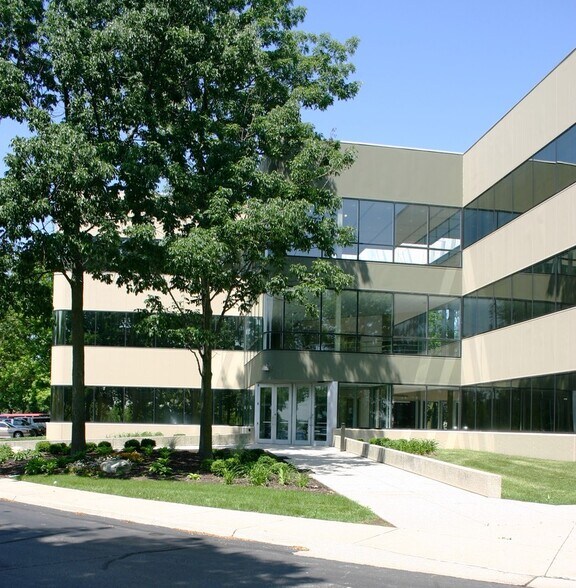 More Photos Of 5420 W Southern Ave, Indianapolis Office For Sale