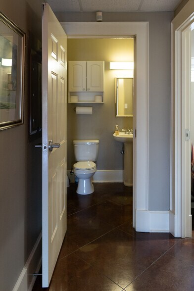 More Photos Of 40 Northtown Dr, Jackson Office Residential For Sale