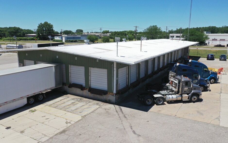 More Photos Of 1336 Matzinger Rd, Toledo Truck Terminal For Lease
