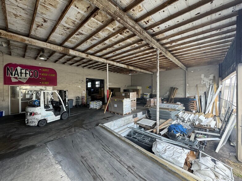 More Photos Of 4318 S Manhattan Ave, Tampa Warehouse For Lease