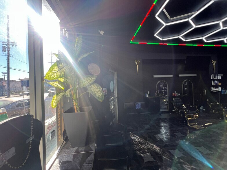 More Photos Of 4071 S Main St, Los Angeles Storefront Retail Residential For Sale