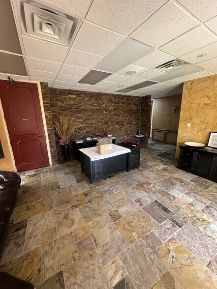 More Photos Of 8600 Howard Dr, Houston Industrial For Sale